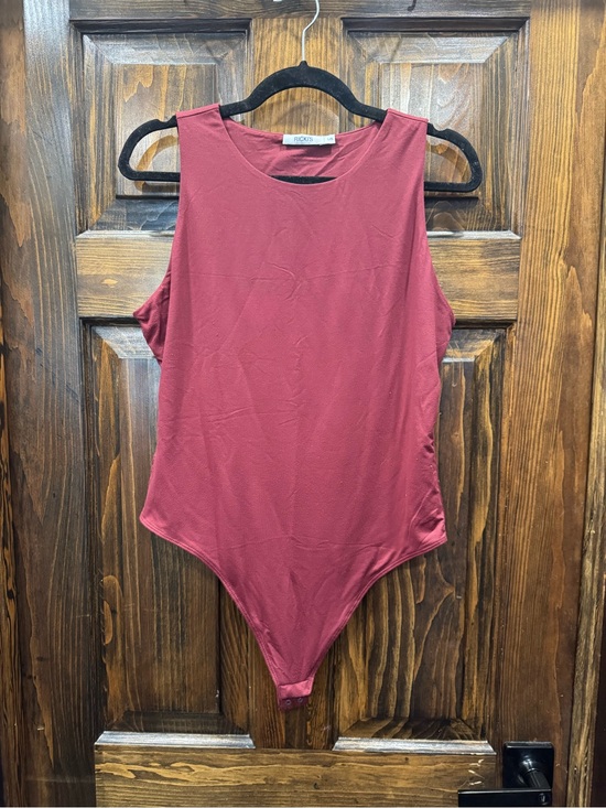 Ricki's Tops - Ricki's Sleeveless Scoop Neck Bodysuit in Wine